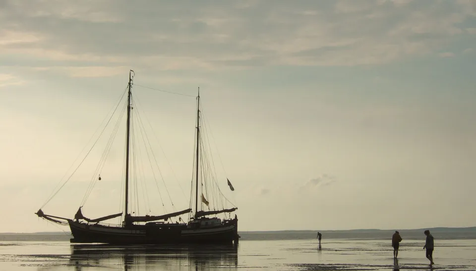Minerva unter Segeln